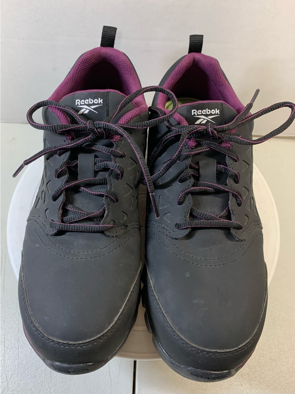 Reebok Women's Black Work Safety Composite Toe 9.5W Shoes. 3906